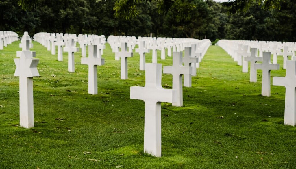 Odkryj historyczne cmentarze wojenne w Karpatach