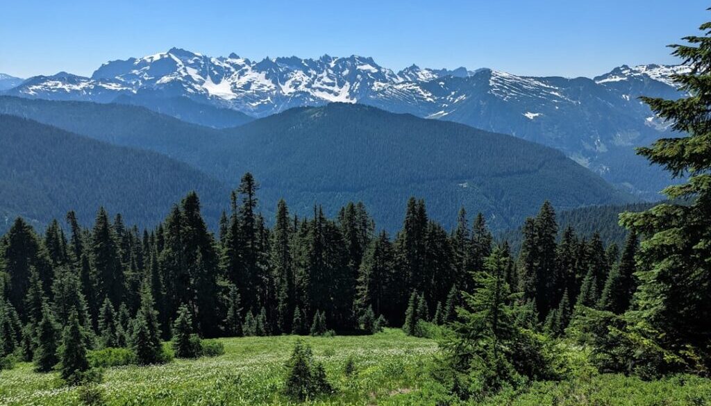 Odkryj Babią Górę - szlaki, ciekawostki i legendy